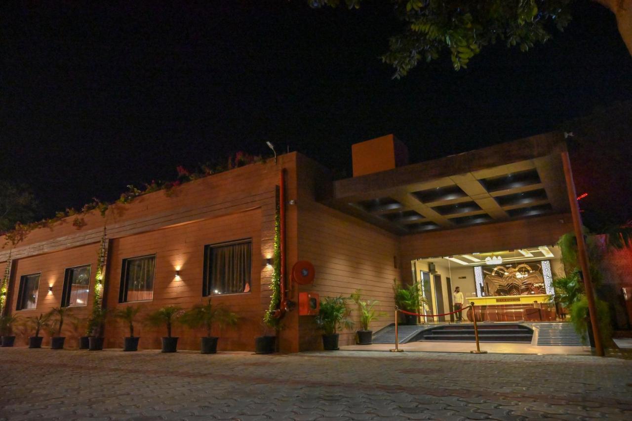 Md Farms And Resorts ماثورا المظهر الخارجي الصورة